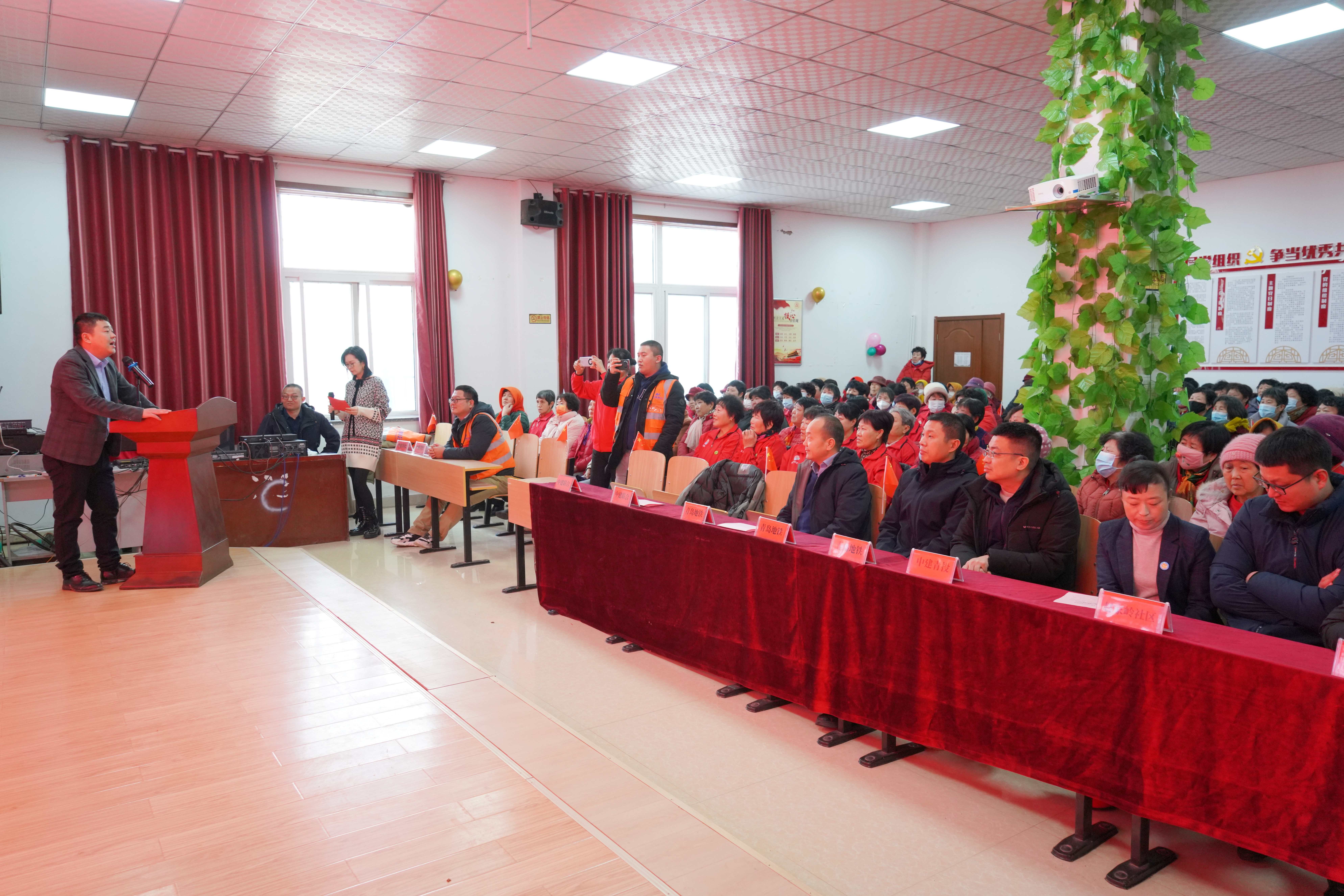 迎新春 送温暖 | 中建联合助力赵家岭社区欢度春节(图1)